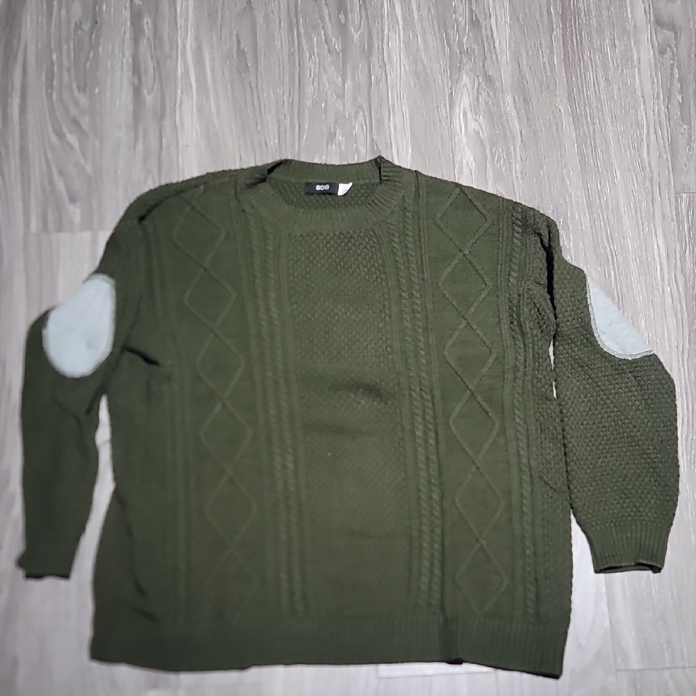🔥3 for $18🔥BDG Green Crewneck Sweater with Cable Knit Design